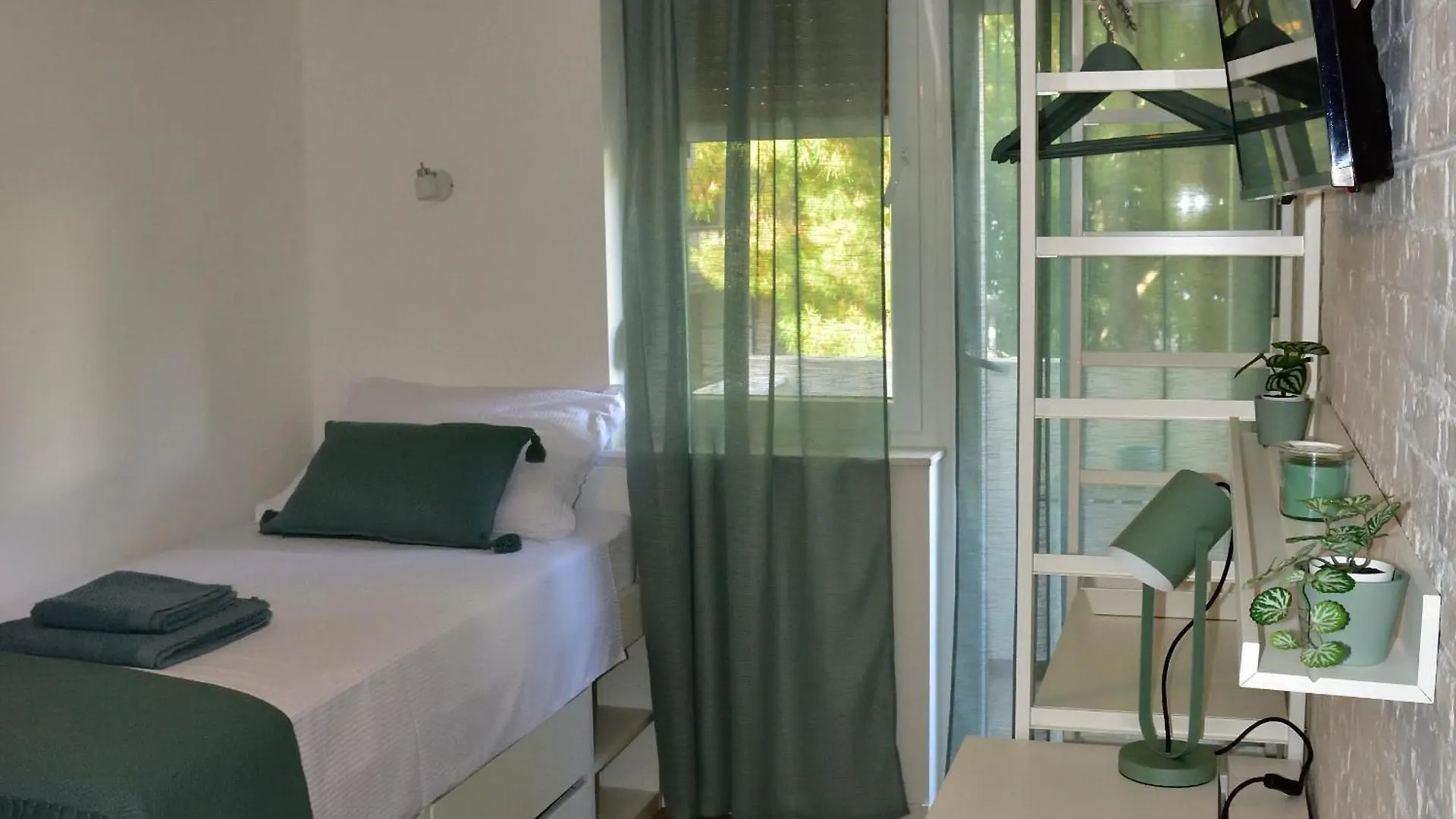Apartment Buri Split 0*,